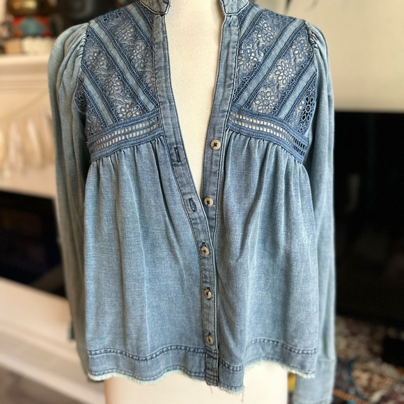 Pilcro Victorian V- Neck Blouse NWT - Picture 3 of 13